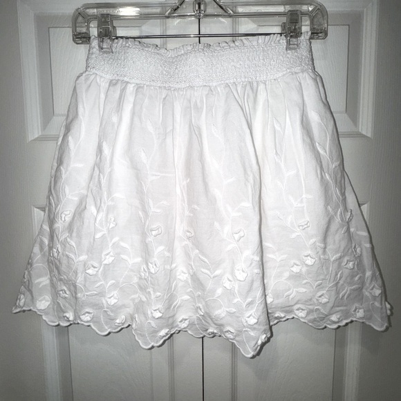Lilly Pulitzer White Embroidered Floral Scallop Skirt Size Small. VVGUC - Picture 8 of 11